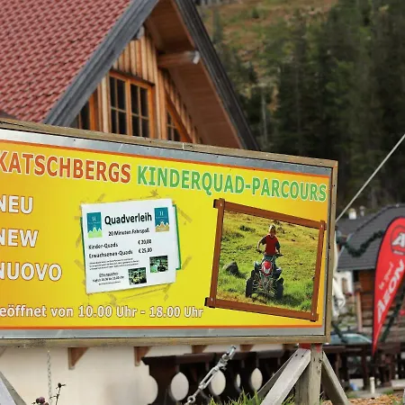 Das Alpenhaus Katschberg 1640.1 *